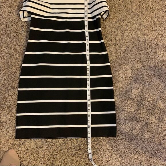 Vince Camuto Cold Shoulder Dress White and Black Striped Keyhole back - Picture 4 of 11